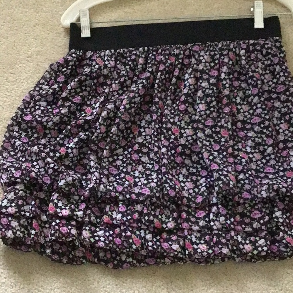 Express Skirt - Picture 2 of 4